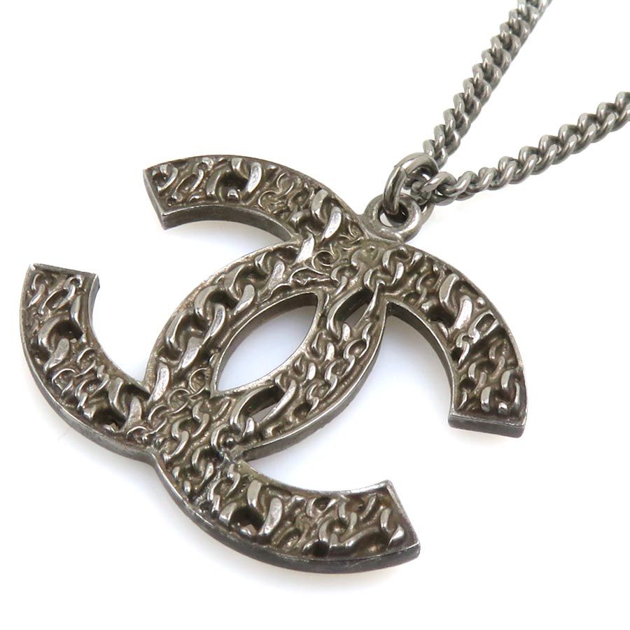 Chanel Necklace CC Logo — view 4