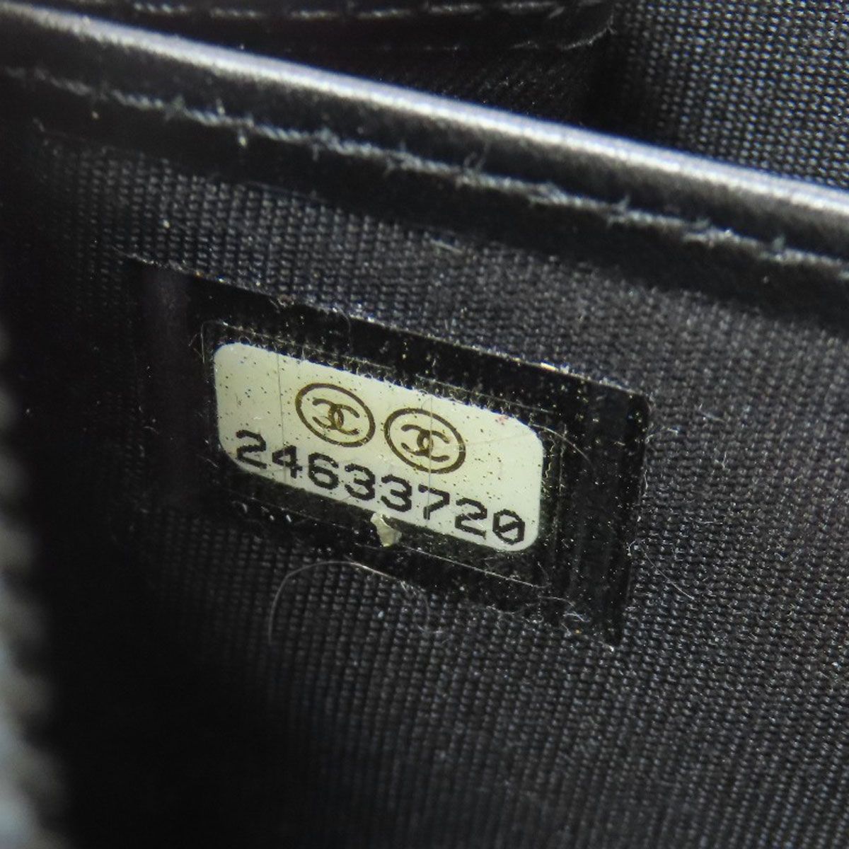 Chanel CC Logo Silver Wallet Grained Calfskin — view 8