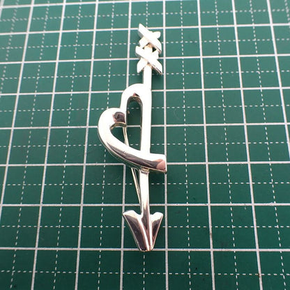 Tiffany & Co 925 Loving Heart Arrow Brooch — view 8
