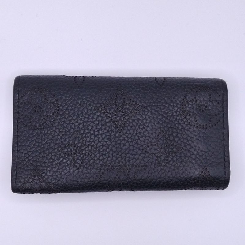 Louis Vuitton Key Case Multicles 4 Mahina Noir Black Key Holder