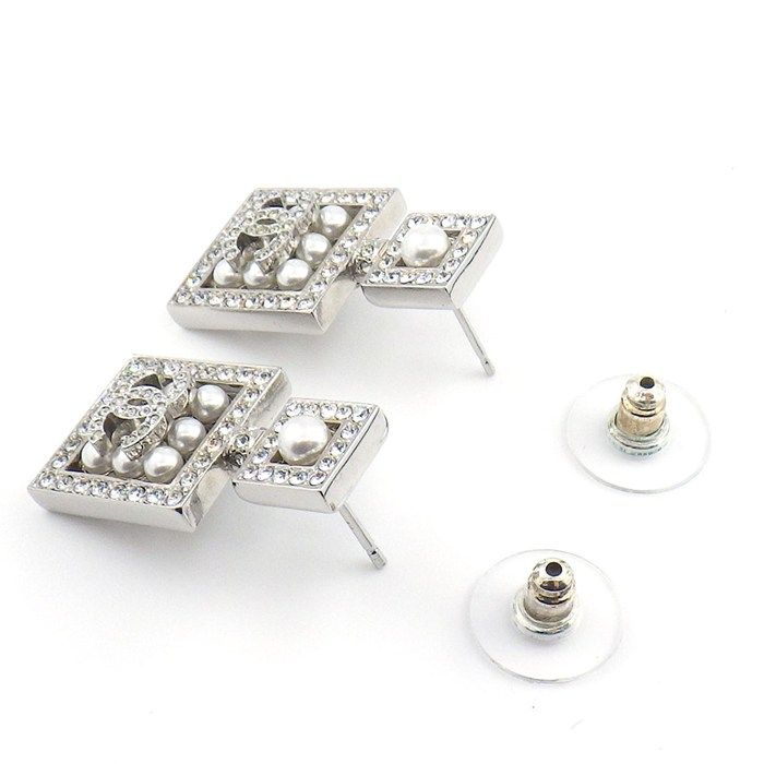 Chanel Earrings CC Logo Cruise Collection Square — view 2