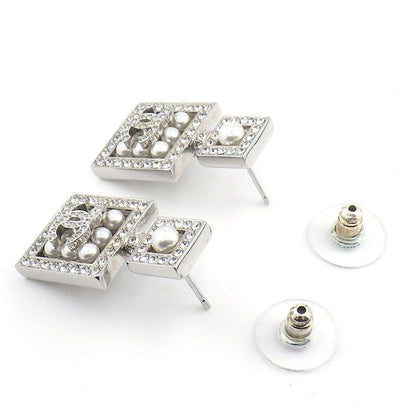 Chanel Earrings CC Logo Cruise Collection Square — view 2