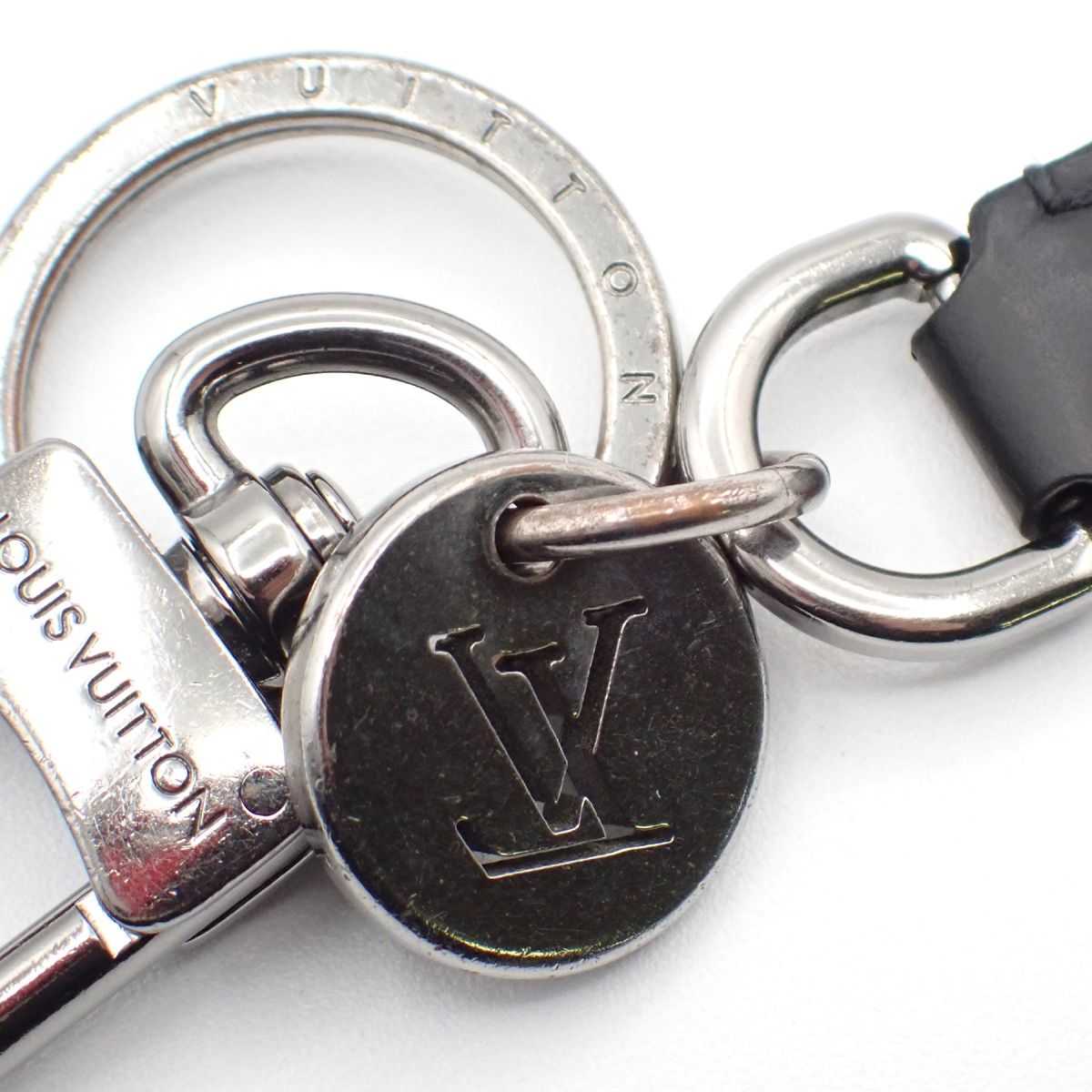 Louis Vuitton Key Folder Porte Cles Dragonne White Leather Ring — view 5