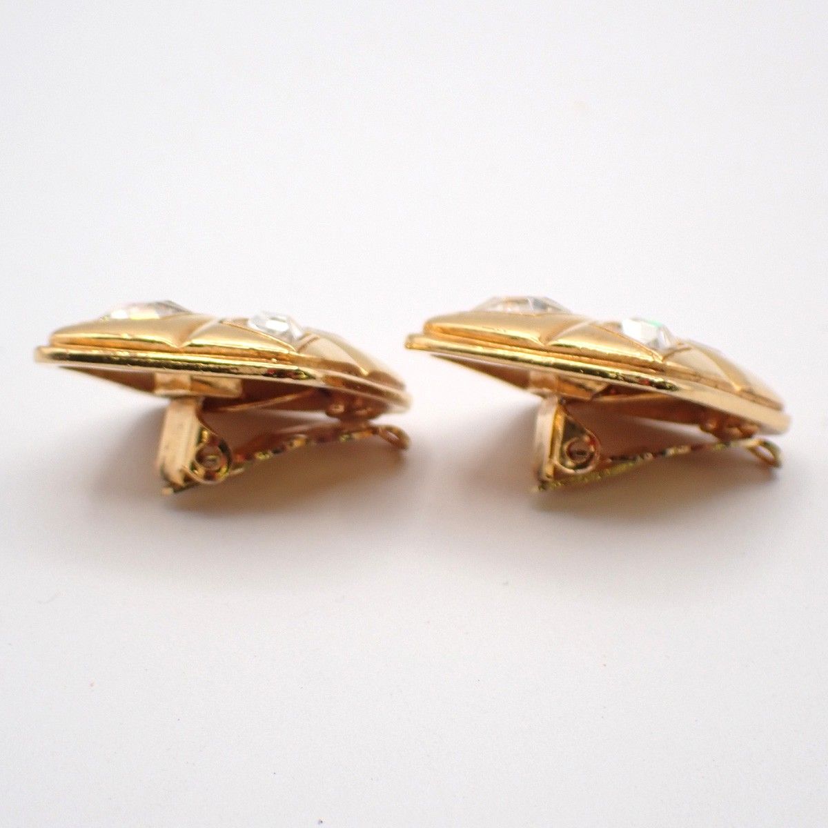Chanel Earrings Diamond Gold — view 3