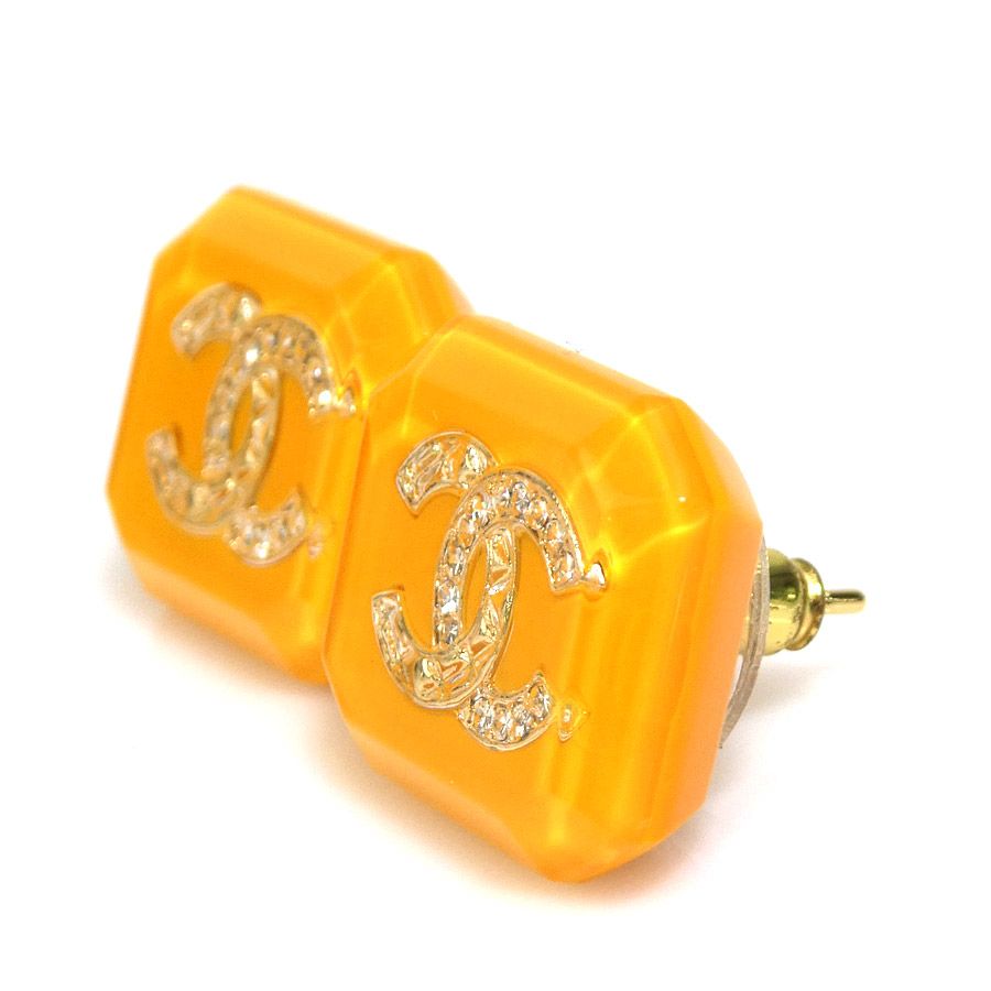 Chanel Earrings CC Logo — view 3