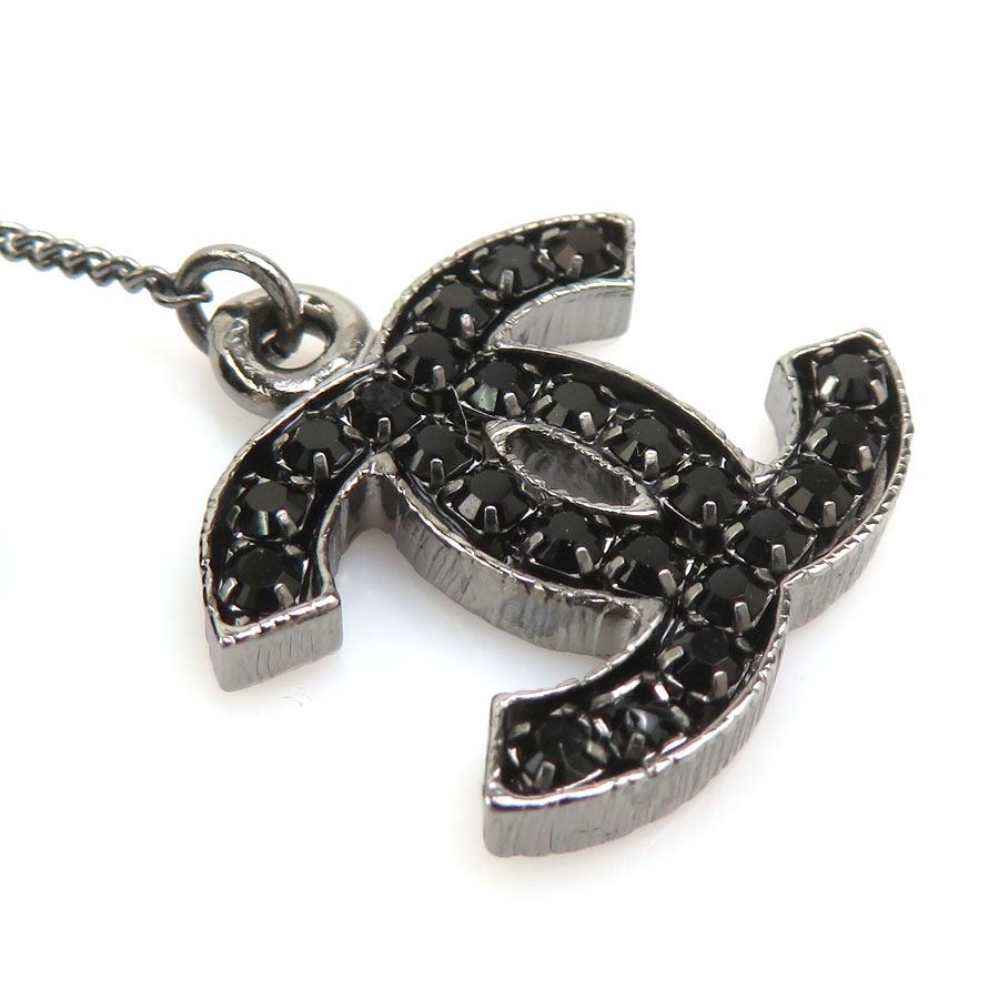 Chanel Necklace CC Logo Gunmetal Black — view 3