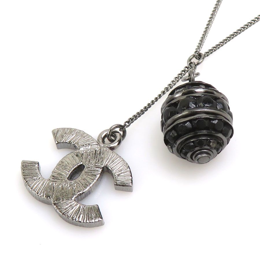 Chanel Necklace CC Logo Gunmetal Black — view 5