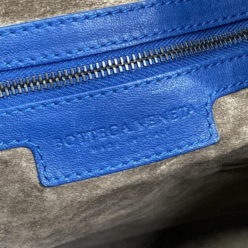 Bottega Veneta Handbag Intrecciato Blue Ruffle Leather