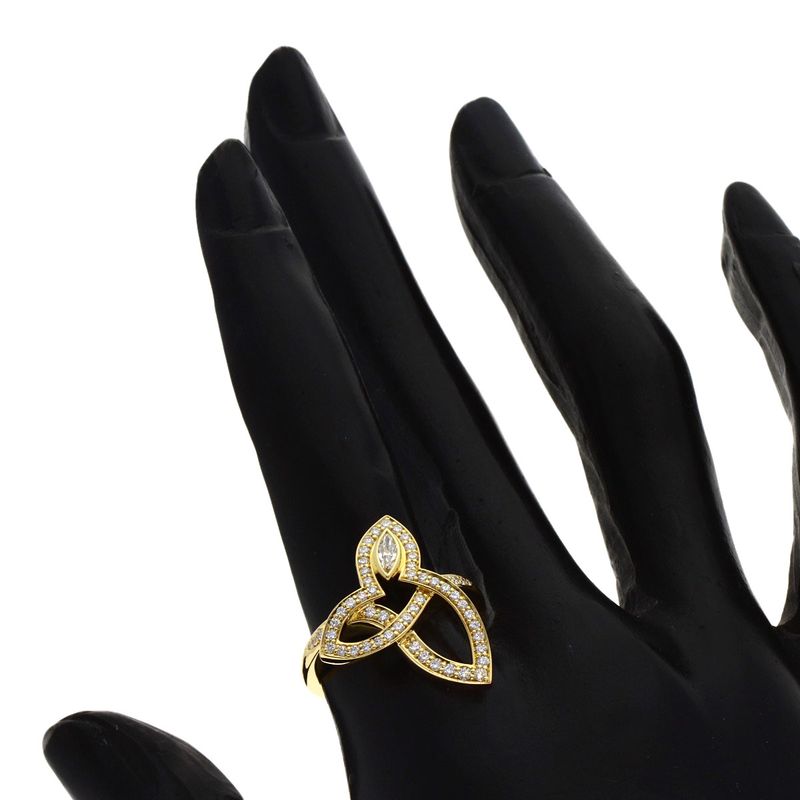 Harry Winston Lily Clastar Diamond Ring 18K Yellow Gold