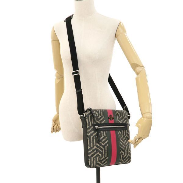 Gucci Ggcarre Shoulder Bag