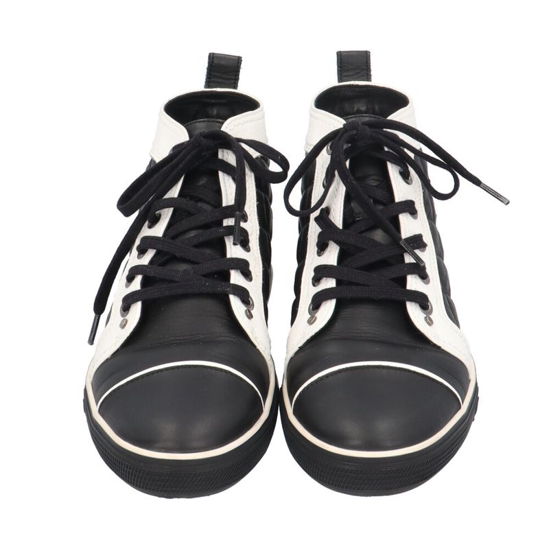 Chanel Quilted CC Logo Bicolor Sneakers Leather Black White