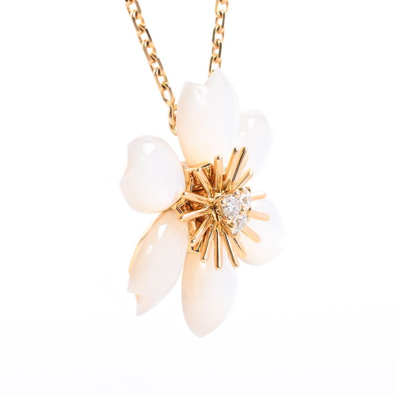 Van Cleef & Arpels Necklace Rose de Noel