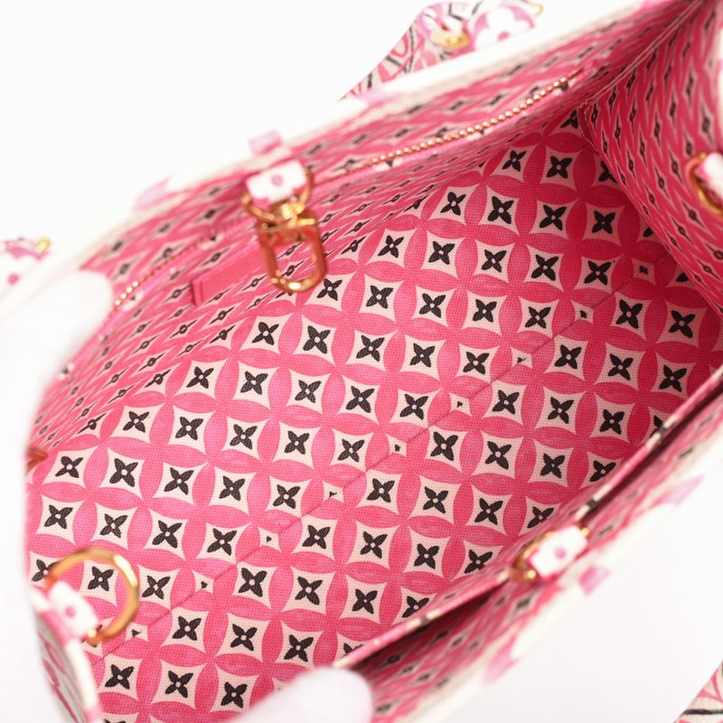 Louis Vuitton Handbag on the Go PM
