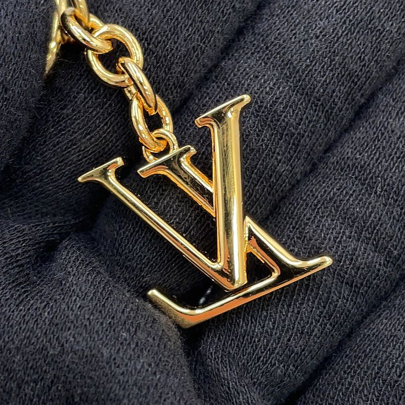 Louis Vuitton Bag Charm Pearl River Metal Faux