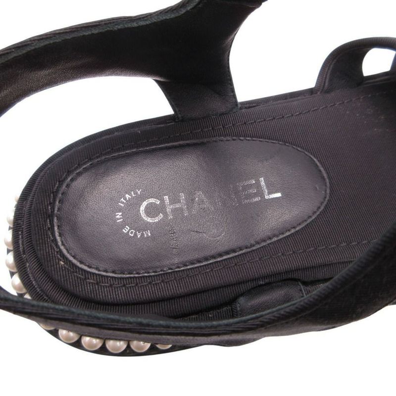 Chanel Footbed Sandals Shoes Grosgrain CC Logo Costume Pearl 36