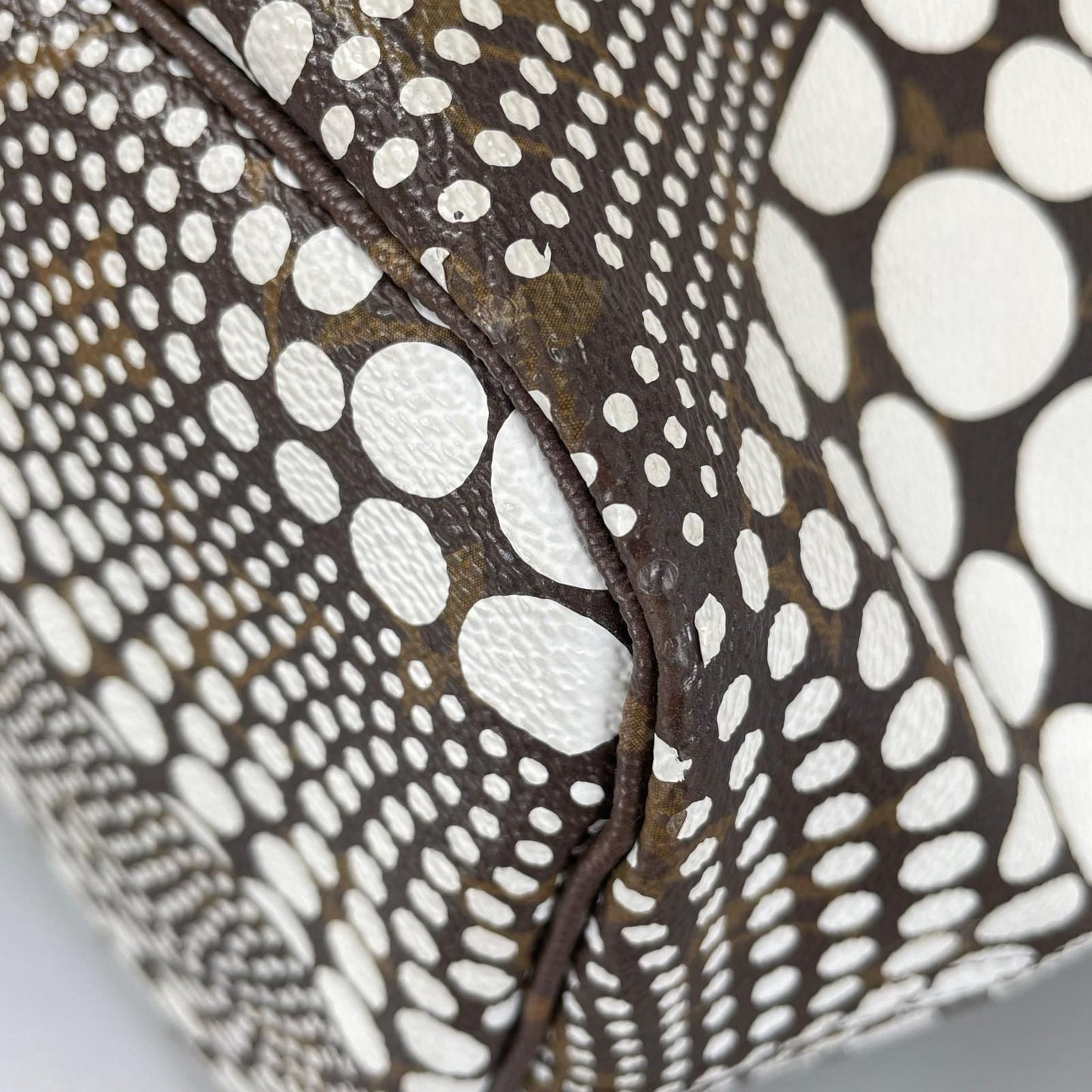 Louis Vuitton Neverfull MM Tote Bag Damier Azur Canvas White Yayoi Kusama — view 6