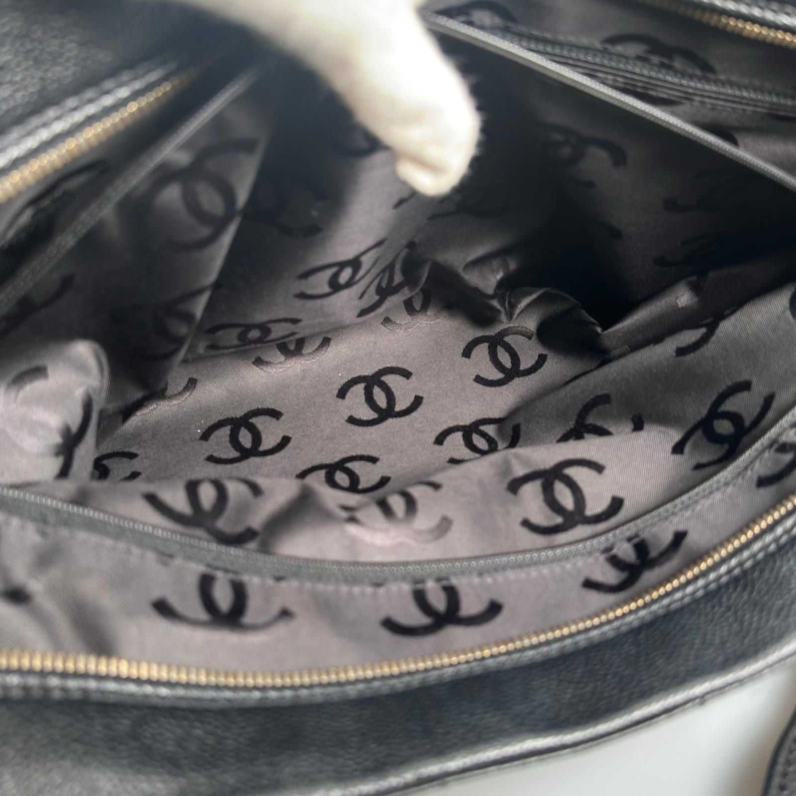 Chanel Choco Bar Tote Bag Leather Black — view 8