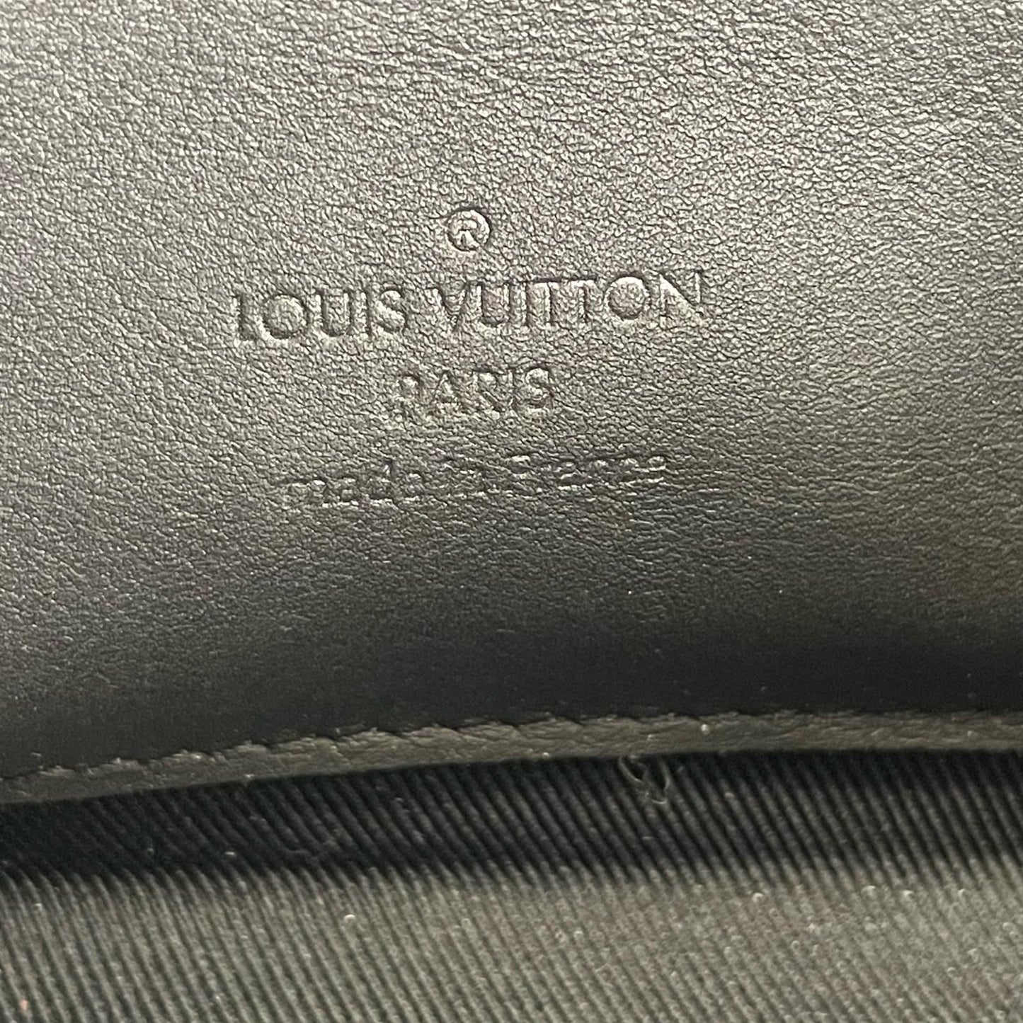 Louis Vuitton Alpha Wearable Wallet Shoulder Bag Leather Black Aerogram — view 6