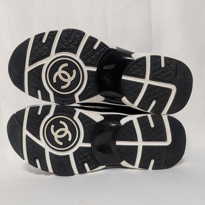 Chanel Sneakers CC Logo Black White