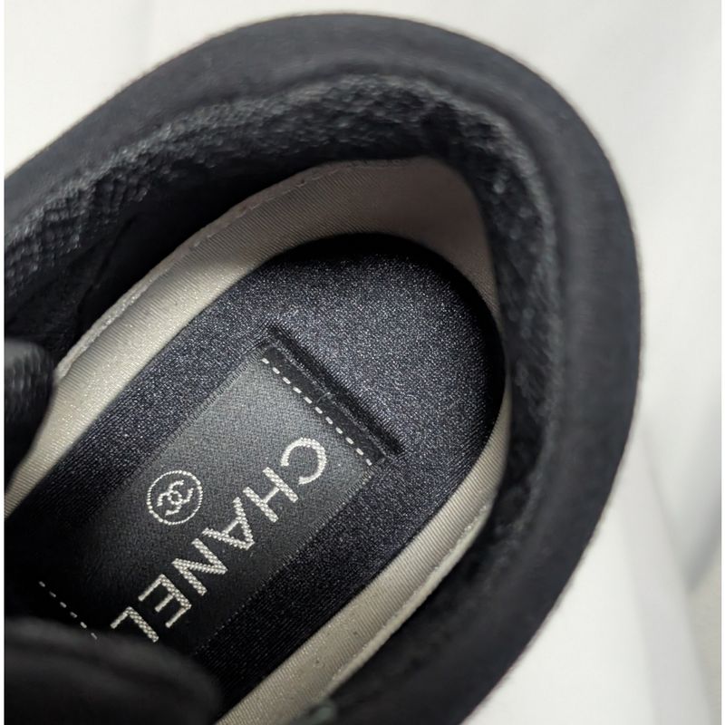 Chanel Sneakers CC Logo Black White
