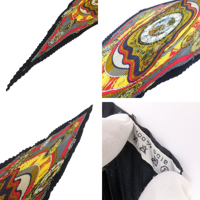 Hermes Carre Plisse Pliss Scarf Parmi les Fleurs Je Compte les Heures % Silk
