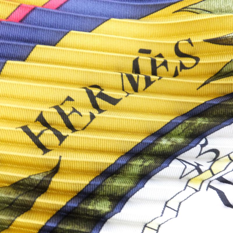 Hermes Carre Plisse Pliss Scarf Parmi les Fleurs Je Compte les Heures % Silk