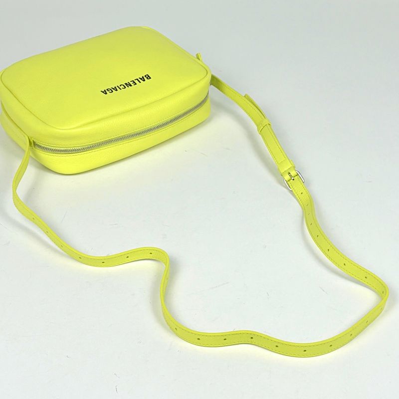 Balenciaga Everyday Shoulder Bag Leather Yellow