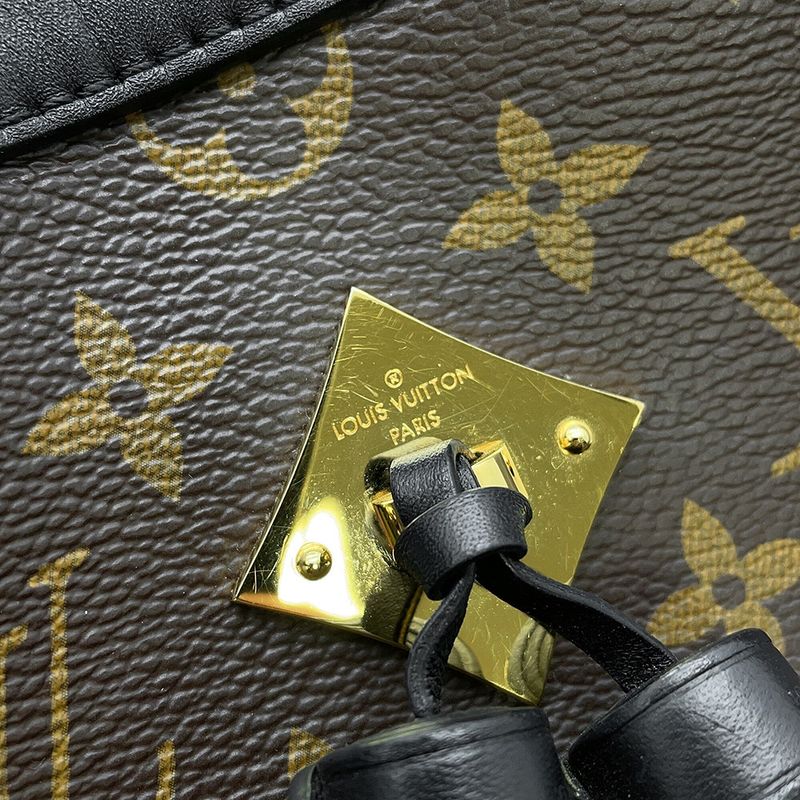 Louis Vuitton Shoulder Bag Monogram Saintonge Tassel Noir Black