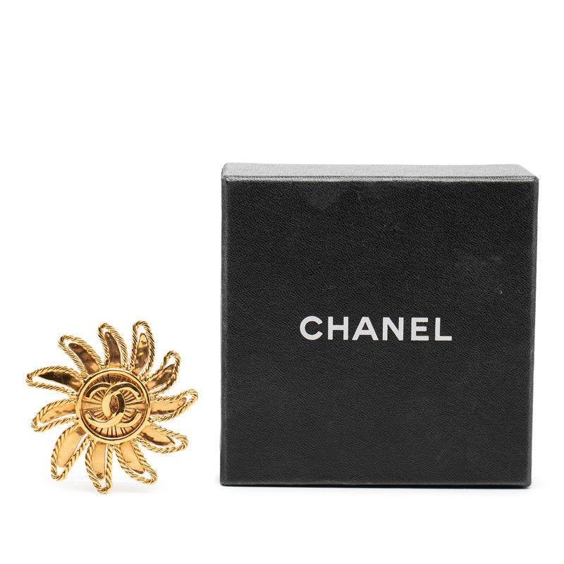 Chanel CC Logo Sun Motif Vintage Brooch Gold Plated