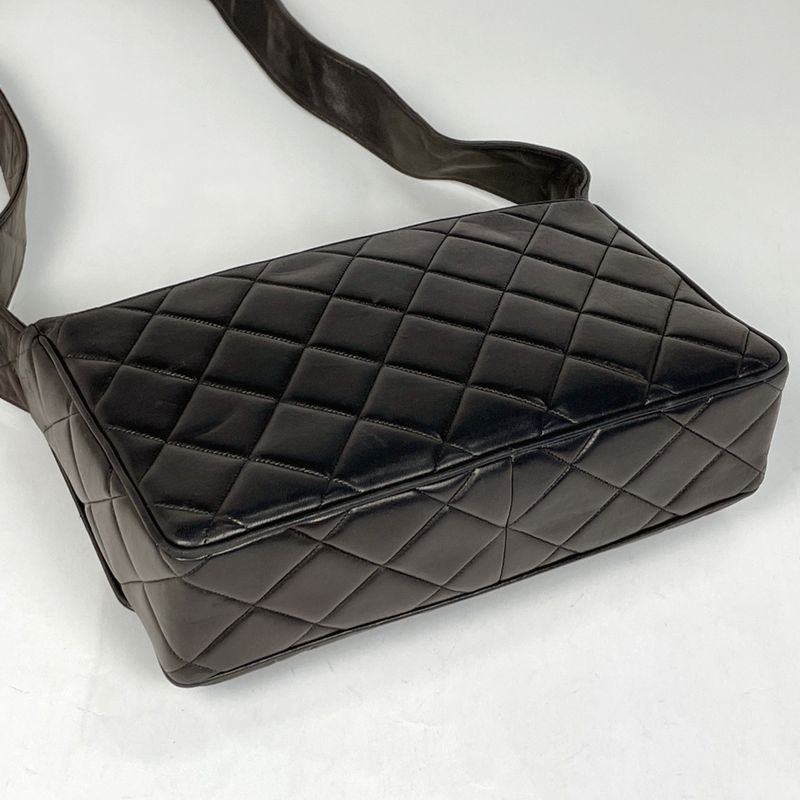 Chanel CC Logo Shoulder Bag Quilted Leather Black