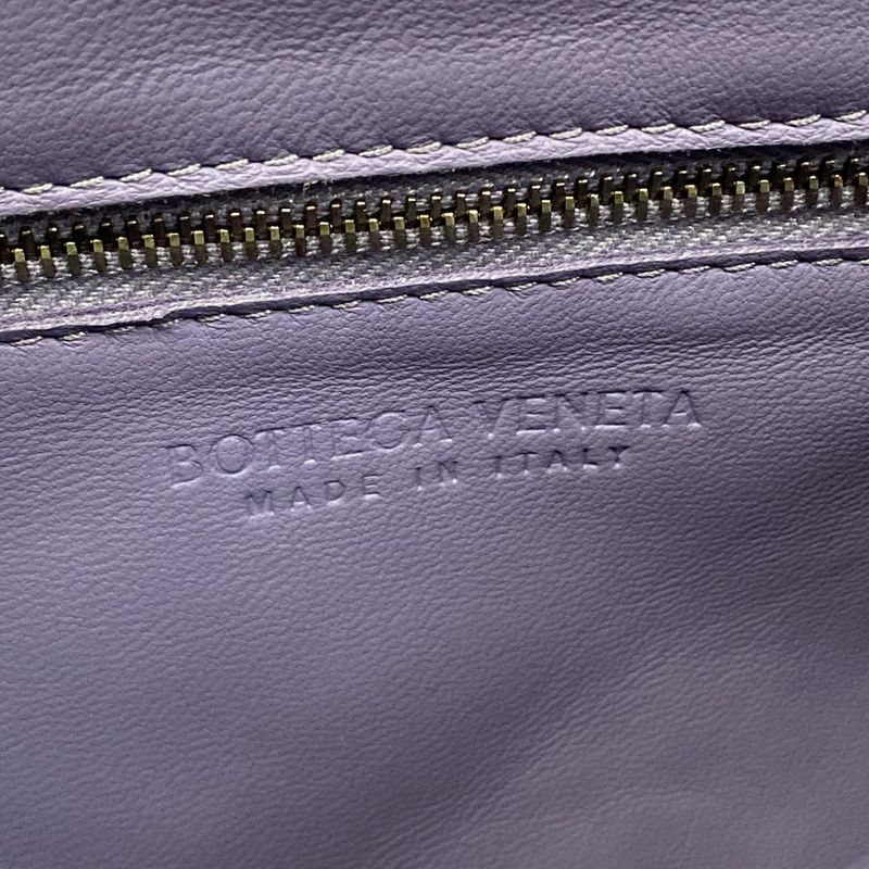 Bottega Veneta Shoulder Bag Cassette Purple Leather