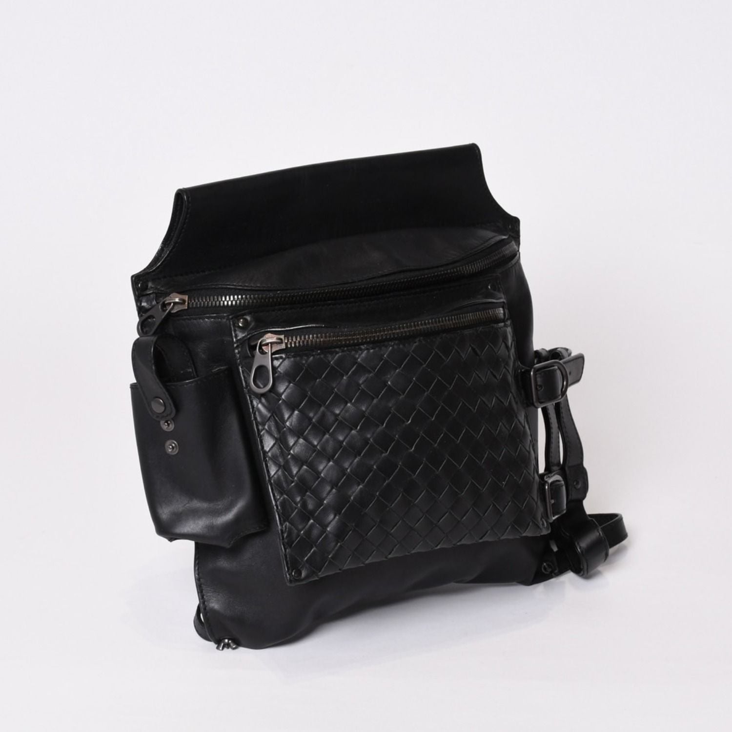 Bottega Veneta Intrecciato 2-Way Belt Bag Black Calfskin Gunmetal — view 3