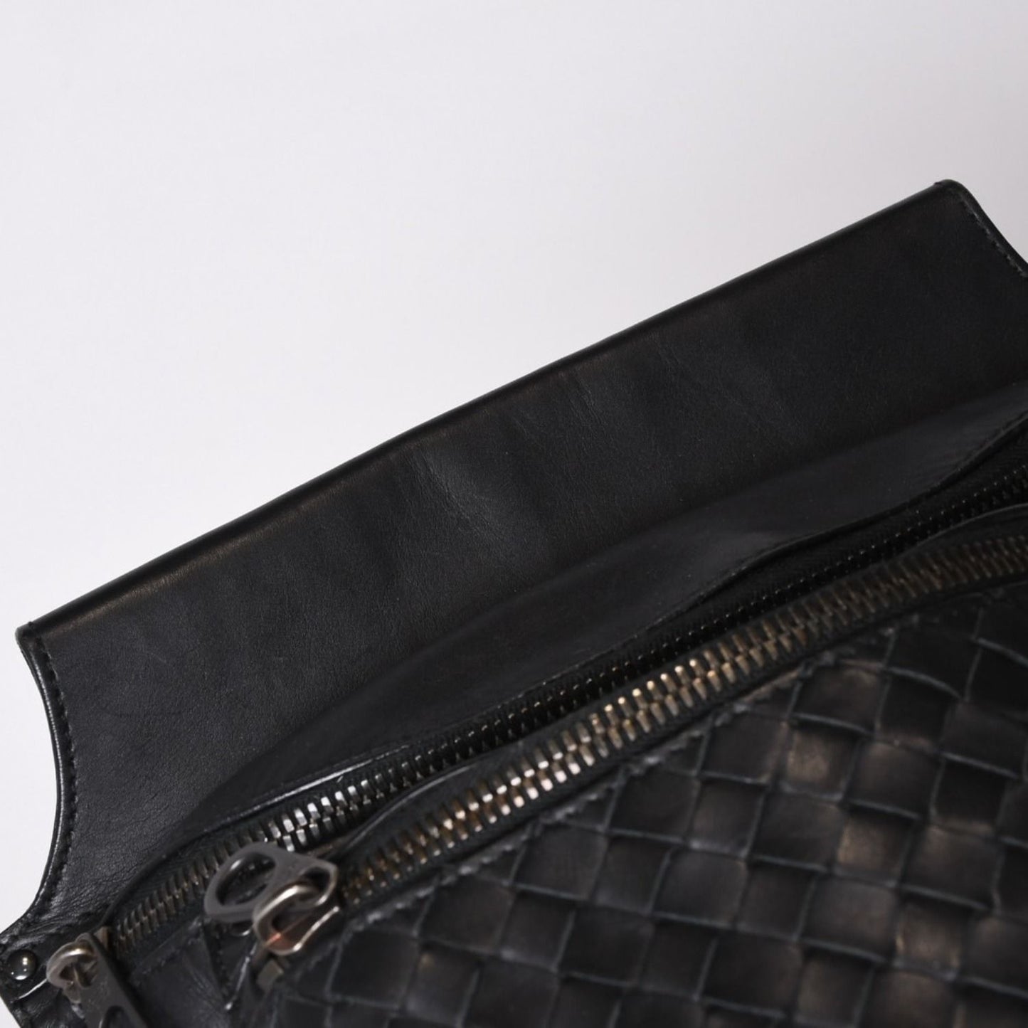 Bottega Veneta Intrecciato 2-Way Belt Bag Black Calfskin Gunmetal — view 6