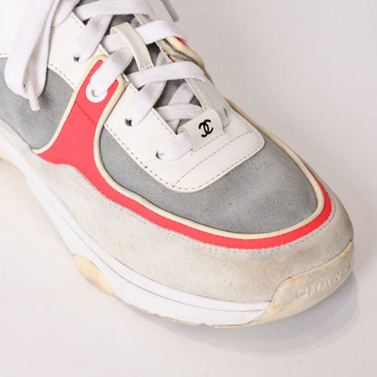 Chanel CC Logo Suede Sneakers White Gray — view 5