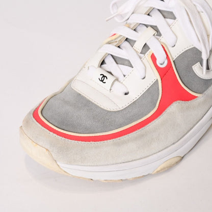 Chanel CC Logo Suede Sneakers White Gray — view 4