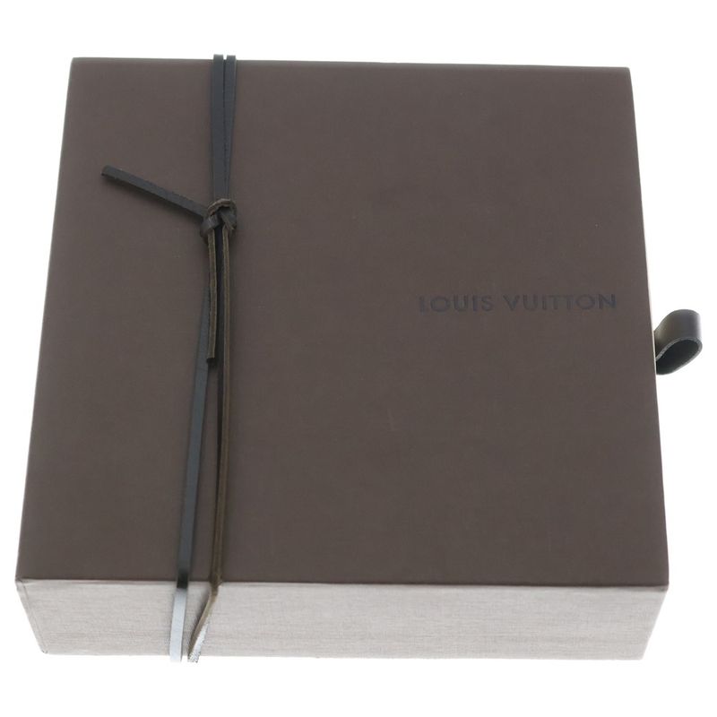 Louis Vuitton Shell Necklace Silver