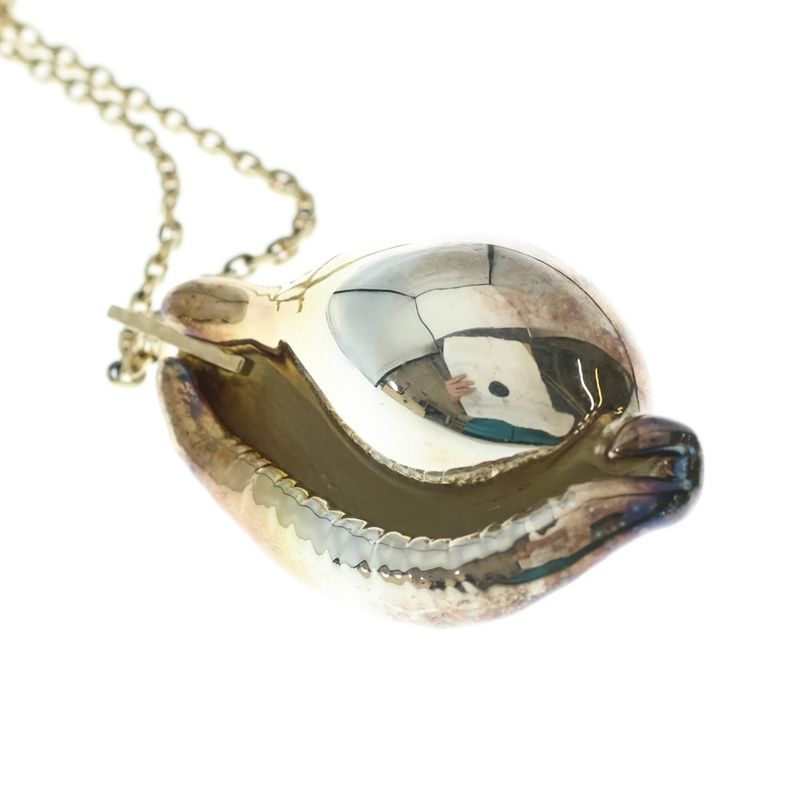 Louis Vuitton Shell Necklace Silver