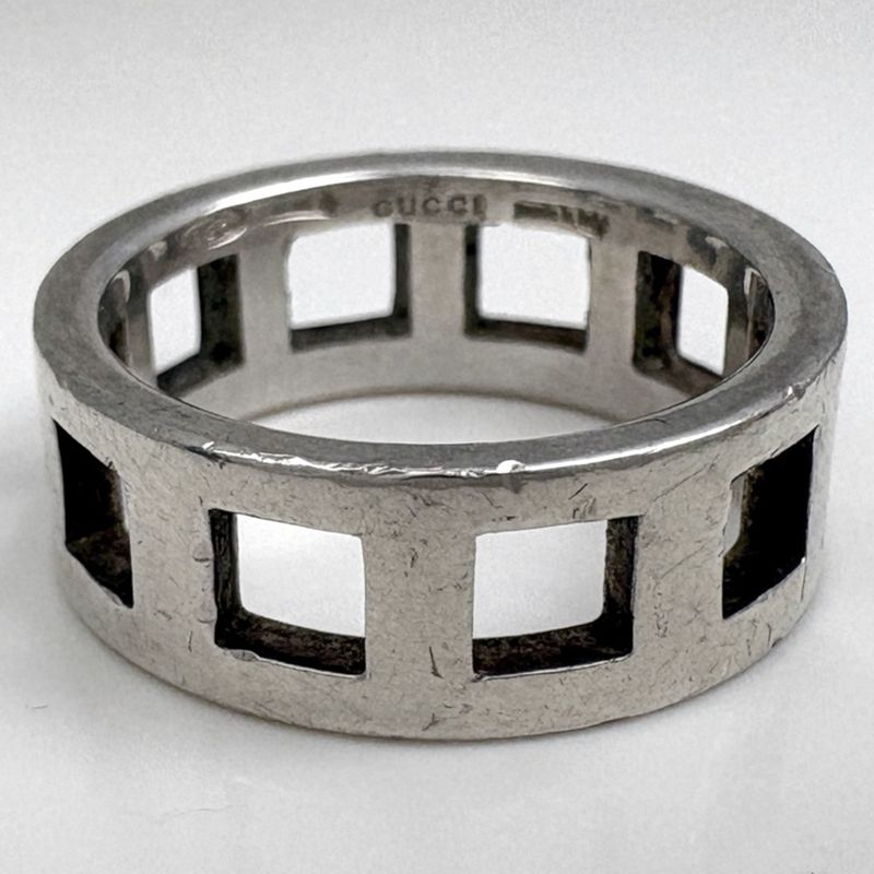 Gucci Open Square Ring . Silver