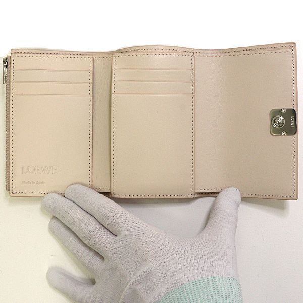 Loewe Anagram Vertical Wallet Small Pebble Grain Calf Trifold Talco