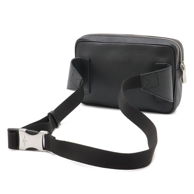 Louis Vuitton Taiga Bum Bag Outdoor Noir Black