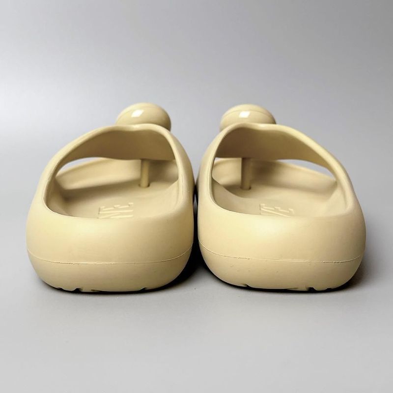 Loewe Bubble Form Slide Sandals Thong Beige