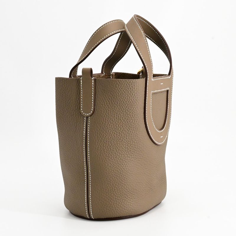 Hermes Handbag in the Loop 18