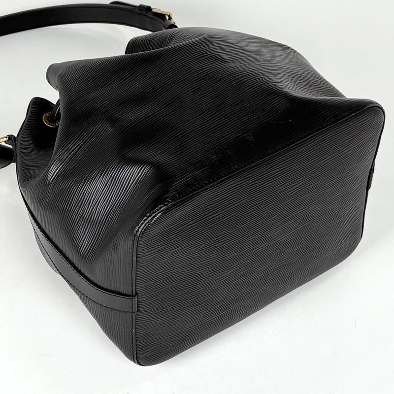 Louis Vuitton Petit Noir Shoulder Drawstring Bag Epi Black