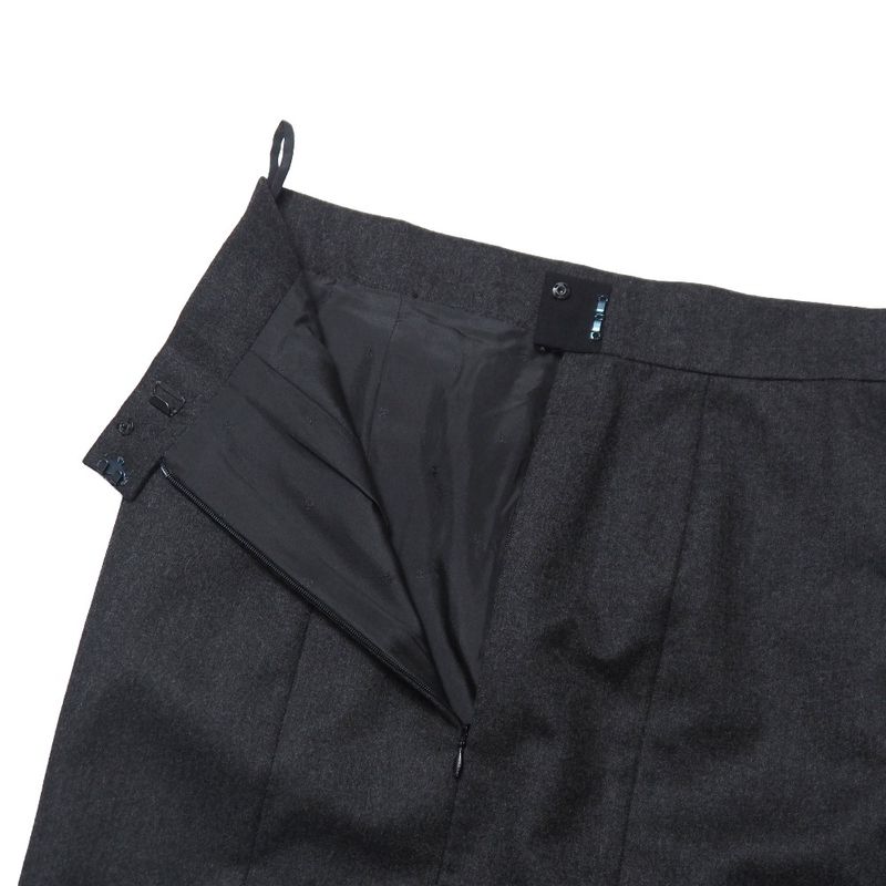 Chanel Vintage Skirt 40 CC Button CC Logo Tight