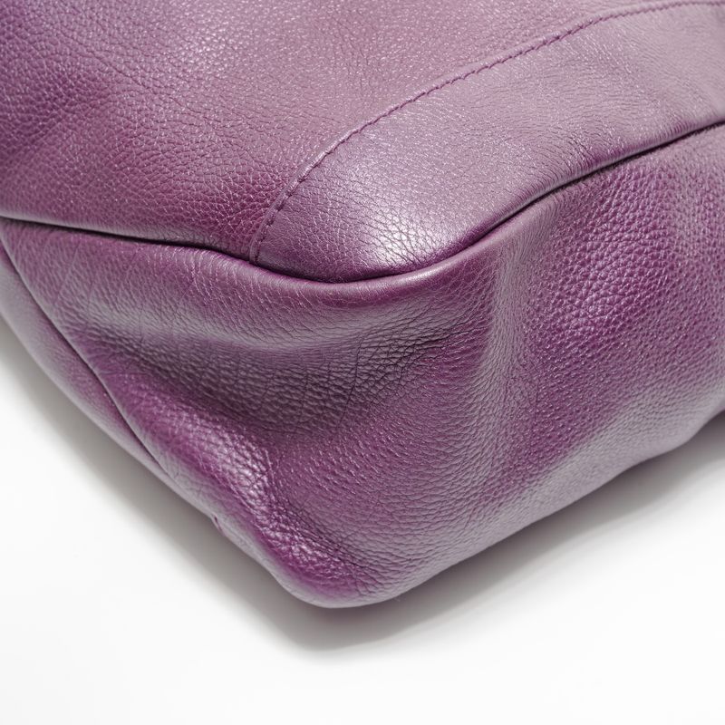 Gucci Tote Leather Totes Purple