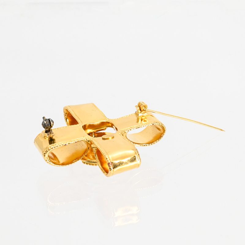 Chanel Brooch Gold