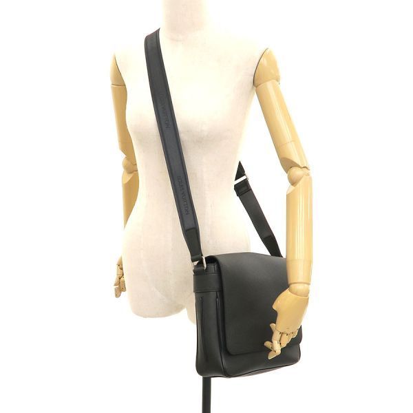 Louis Vuitton Taiga Roman PM Messenger Bag