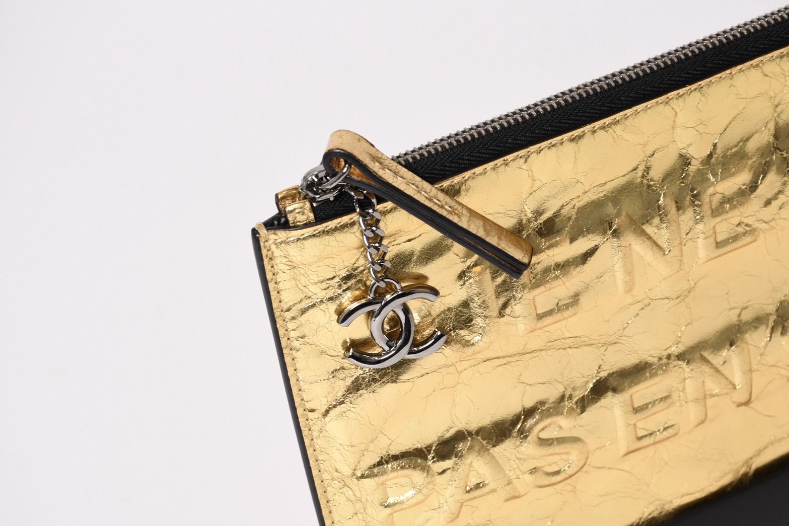 Chanel Votez Coco Clutch CC Logo Crinkle Leather Metallic Gold — view 4