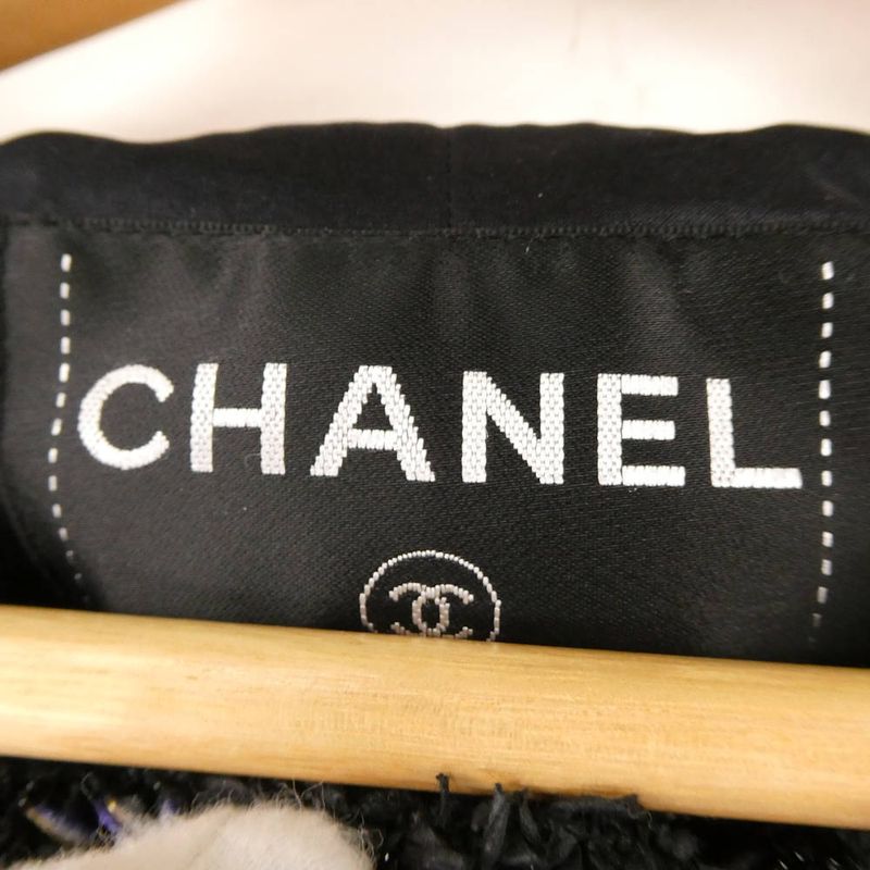 Chanel Jacket 38 Wool Tweed Coco Button