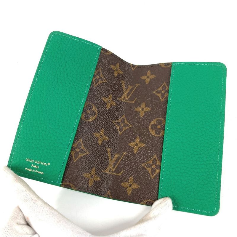 Louis Vuitton Notebook Cover PM Emily Taurillon Leather Green Agenda